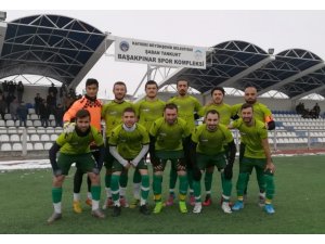 7 kırmızı kartın çıktığı maçta kazanan Başakpınar Belediyespor oldu