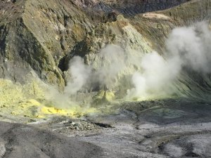 Yeni Zelanda’daki yanardağ patlamasında ölü sayısı 5’e yükseldi
