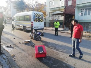 Isparta’da okul taşıtının çarptığı motosikletin yabancı uyruklu sürücüsü öldü