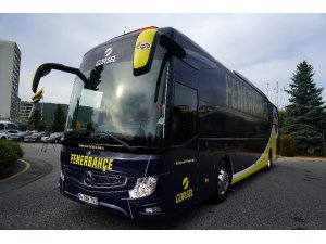 Fenerbahçe yeni otobüsünü teslim aldı