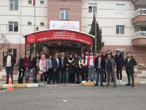 KMÜ öğrencilerinden huzurevi ziyareti