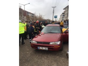Aksaray’da minibüsle otomobil çarpıştı: 5 yaralı