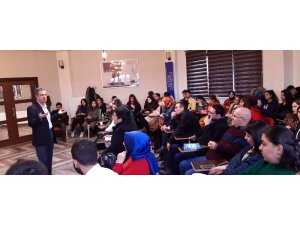 Prof. Dr. Kanoğlu’ndan ahlaki zeka konferansı