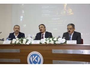 Rektör Bağlı, “Türk İslam medeniyetinin dünya medeniyetlerine katkıları” konulu panele katıldı