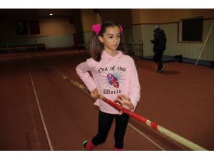 Türkiye’de 1.70 atlayan ilk kız çocuğu