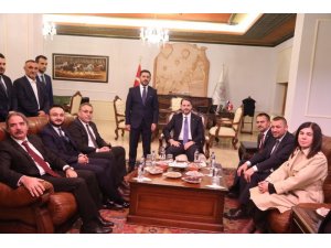 Hazine ve Maliye Bakanı Albayrak, Nevşehir Belediyesi’ni ziyaret etti