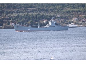 Rus donanmasına ait 2 savaş gemisi Çanakkale Boğazı’ndan geçti