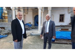 Başkan Bozkurt inşaatı devam eden camiyi gezerek yetkililerden bilgi aldı