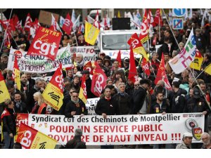 Fransa’da Noel kutlamaları için grevlere ara çağrısı