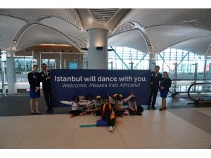 Afrikalı yetim ve öksüz çocuklardan oluşan dans grubu İstanbul’da