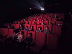 Öğrenciler hayatlarında ilk defa sinemaya gittiler