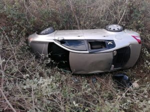 Otomobil uçuruma uçtu: 3 yaralı