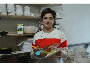 İranlı heykel sanatçısı eserlerini Eskişehir’de üretiyor