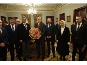 Türk Eczacılar Birliği Heyeti Cumhurbaşkanı’nı Ziyaret etti