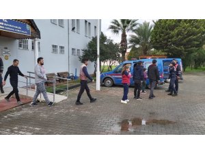 İzmir’de 39 düzensiz göçmen yakalandı