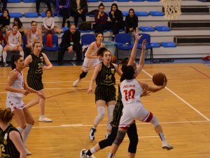 Turgutlu Belediye Kadın Basketbol Burhaniye’ye kaybetti