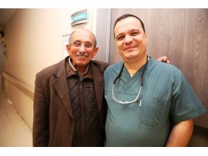 Kütahya’da bir hastanın tıkalı ana damarı ameliyatsız stent tedavisi ile açıldı