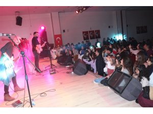 Trakya Üniversitesi öğrencileri “Gençlik Festivali 19” ile kışa merhaba dedi