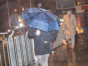 İstanbul'da şiddetli yağış ve rüzgar etkisini sürdürüyor