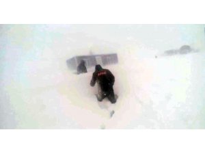 Niğde’de kar nedeniyle mahsur kalan işçi kurtarıldı