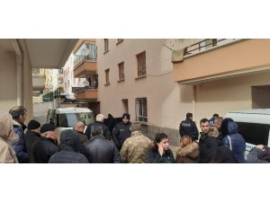 3. kattan düşen yaşlı kadın hayatını kaybetti