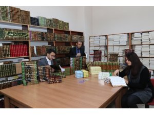 AİÇÜ’de İslami İlimler Arapça Temel Eserler kitaplığı oluşturuldu