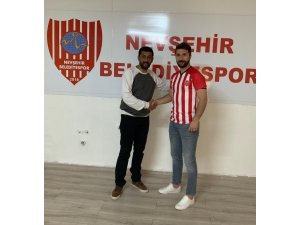 Sinan Uzun artık gollerini Nevşehir Belediyespor için atacak