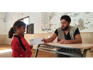 İdlib’teki yetimlere yardım