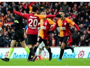 Süper Lig: Galatasaray: 1 - Denizlispor: 0 (İlk yarı)