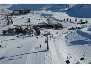Yarıyıl tatilinin vazgeçilmezi ’Isparta Davraz Kayak Merkezi’