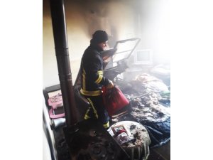 Erciş’te ev yangını