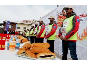 Türkiye’nin ilk ve tek Sucuk Ekmek Yeme Yarışması “Sucukla Patla” üçüncü kez yine Erciyes’te