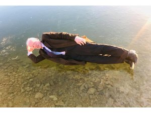 Gökçedere Gölü dondu, vatandaşlar hatıra fotoğrafı çektirdi