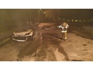 Erdek’te araç yangını korkuttu