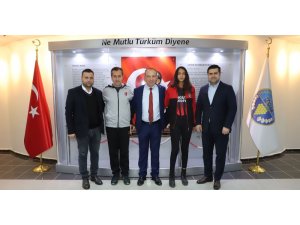 Turgutlu Belediyespor kadın basketbol takımına milli gurur