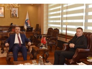 Avustralya Ankara Büyükelçisi Brown Mersin’de