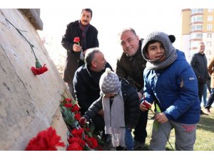 Uğur Mumcu’nun ölüm yıl dönümünde açılan basın anıtında isim tartışmaları