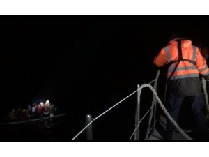 Enez’de bot içerisindeki 14 düzensiz göçmen yakalandı