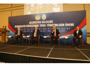 Mezitli’de yerel yönetimler ve demokratik dönüşüm masaya yatırıldı