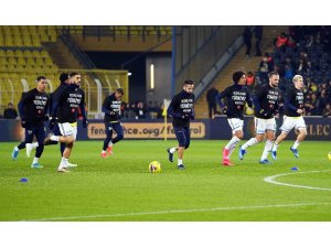 Fenerbahçeli futbolcular, ‘Depremi’ unutmadı