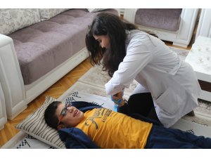 Büyükşehir, evde fizik tedavi hizmetiyle hastaların yardımına koşuyor