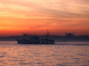 İstanbul Boğazı'nda 24 saat yolculuk başlıyor