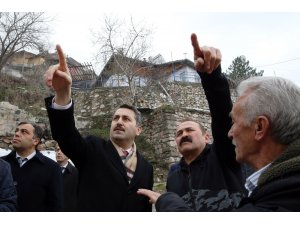 Başkan Eroğlu mahalle sakinleriyle sahaya indi