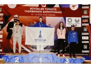 KAEÜ’si öğrencileri, Taekwondo Şampiyonasından Madalyalarla Döndü