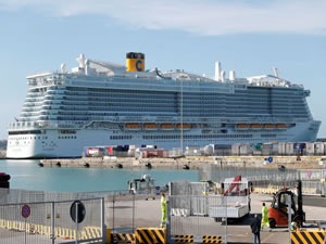 İtalya'daki cruise gemisine koronavirüs karantinası