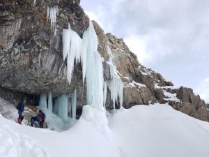 Van’daki buz şelalesi dağcıları bekliyor