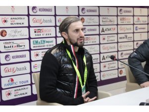 Serkan Özbalta: "Ligi ilk 6’nın içinde bitirmeyi hedefliyoruz"
