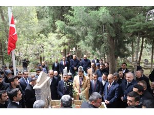 Ahmet Kerse mezarı başında dualarla anıldı