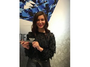 En başarılı saç ekimi kliniği Songül Alçı seçildi