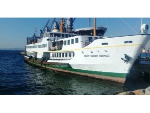 İnternetten satışa çıkarılan yolcu vapuru söküm tesislerine getirildi